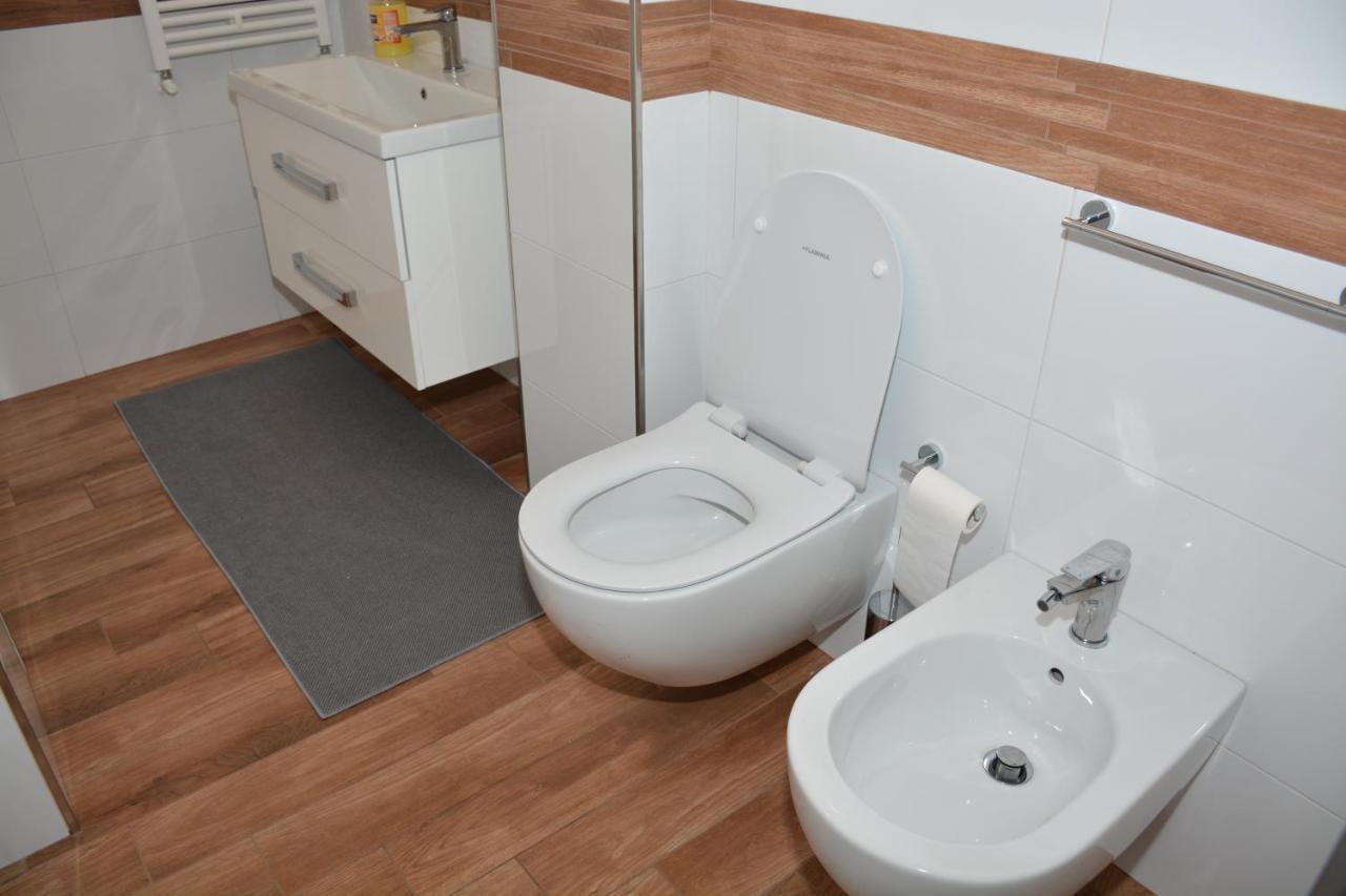 Italien Chic, Camera Con Bagni Condivisi Bari Exterior foto