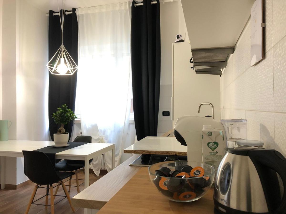 Italien Chic, Camera Con Bagni Condivisi Bari Exterior foto